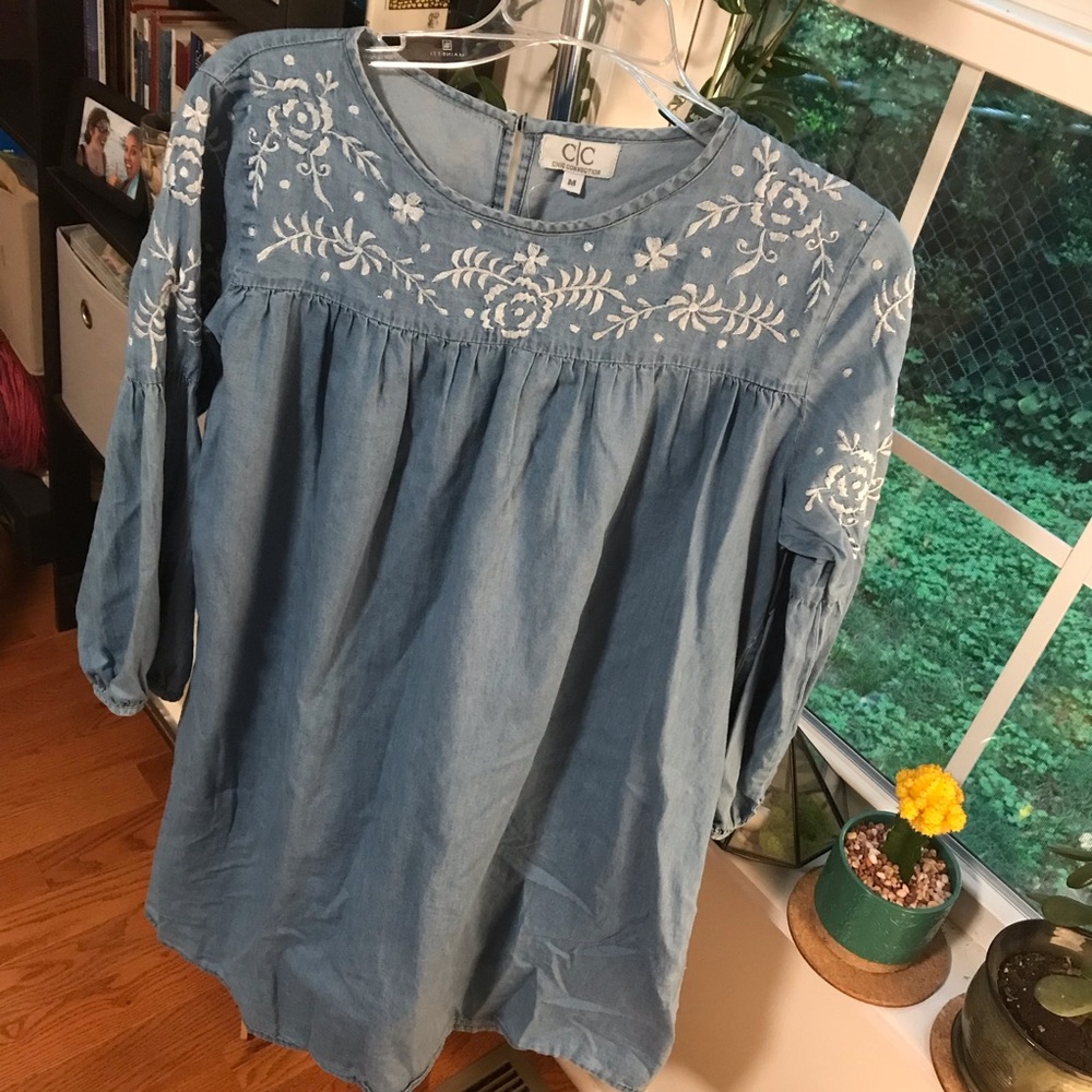 🔴 Peasant-Style Embroidered Chambray Dress - sz M